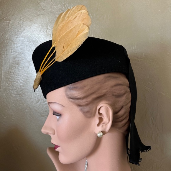 ICONIC 1940s\' BLACK FELT HAT main image 14